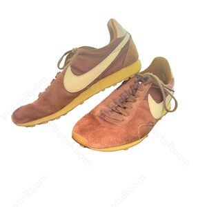 Nike Pre Montreal Racer Wmns Size 7